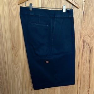 Loose fit Dickies 13” Shorts (36)